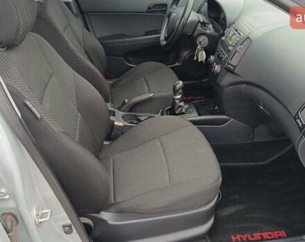 Серый Хендай i30, объемом двигателя 1.4 л и пробегом 183 тыс. км за 6018 $, фото 5 на Automoto.ua