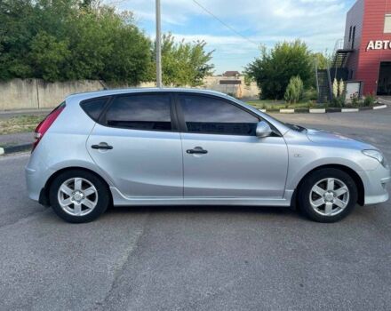 Серый Хендай i30, объемом двигателя 1.4 л и пробегом 167 тыс. км за 5600 $, фото 4 на Automoto.ua