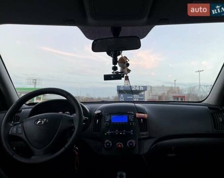 Серый Хендай i30, объемом двигателя 1.4 л и пробегом 178 тыс. км за 8000 $, фото 15 на Automoto.ua