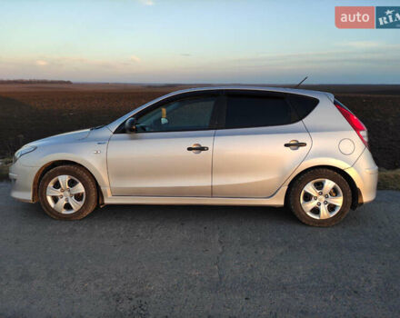 Серый Хендай i30, объемом двигателя 1.58 л и пробегом 125 тыс. км за 6700 $, фото 3 на Automoto.ua