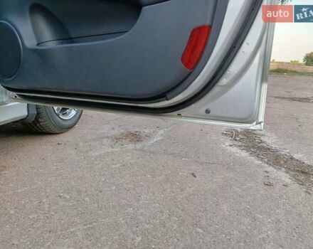 Сірий Хендай i30, об'ємом двигуна 1.4 л та пробігом 170 тис. км за 7000 $, фото 13 на Automoto.ua