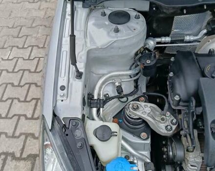 Сірий Хендай i30, об'ємом двигуна 1.4 л та пробігом 170 тис. км за 7000 $, фото 4 на Automoto.ua