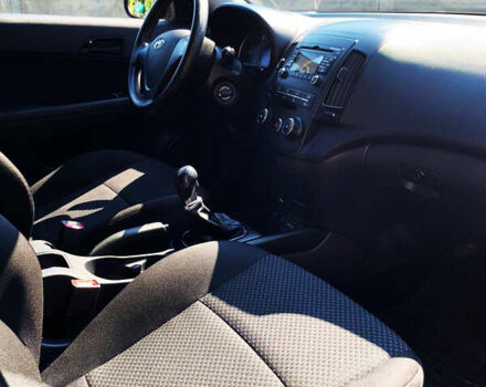 Сірий Хендай i30, об'ємом двигуна 1.4 л та пробігом 120 тис. км за 6700 $, фото 10 на Automoto.ua