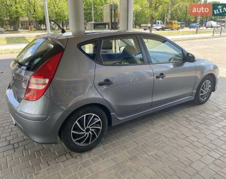 Серый Хендай i30, объемом двигателя 1.4 л и пробегом 136 тыс. км за 7200 $, фото 5 на Automoto.ua