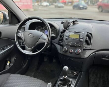 Серый Хендай i30, объемом двигателя 1.6 л и пробегом 284 тыс. км за 6200 $, фото 7 на Automoto.ua