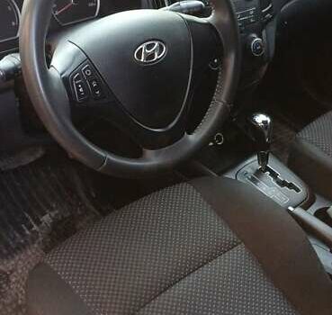 Серый Хендай i30, объемом двигателя 1.58 л и пробегом 230 тыс. км за 7600 $, фото 27 на Automoto.ua