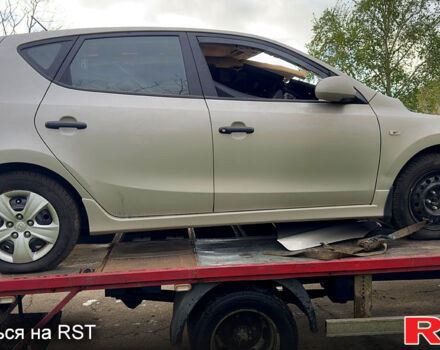 Сірий Хендай i30, об'ємом двигуна 1.4 л та пробігом 200 тис. км за 2500 $, фото 1 на Automoto.ua