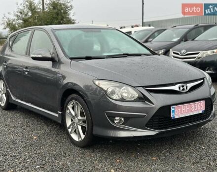 Серый Хендай i30, объемом двигателя 1.6 л и пробегом 208 тыс. км за 6300 $, фото 1 на Automoto.ua
