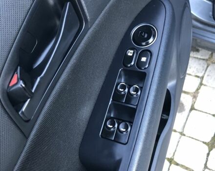 Серый Хендай i30, объемом двигателя 1.6 л и пробегом 280 тыс. км за 6000 $, фото 5 на Automoto.ua