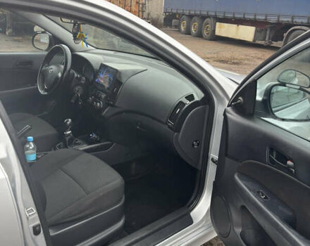 Серый Хендай i30, объемом двигателя 1.4 л и пробегом 300 тыс. км за 6200 $, фото 7 на Automoto.ua
