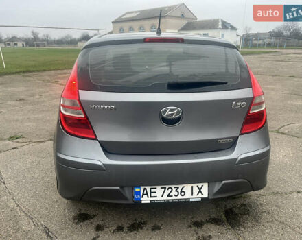 Серый Хендай i30, объемом двигателя 1.58 л и пробегом 191 тыс. км за 7000 $, фото 5 на Automoto.ua
