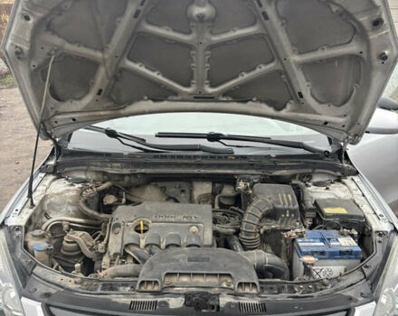 Серый Хендай i30, объемом двигателя 1.4 л и пробегом 300 тыс. км за 6200 $, фото 14 на Automoto.ua