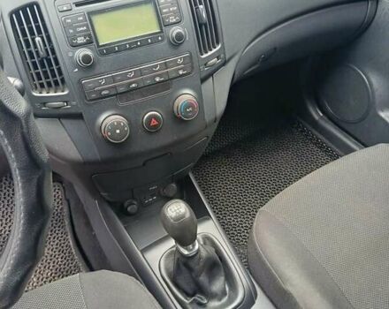 Сірий Хендай i30, об'ємом двигуна 1.4 л та пробігом 170 тис. км за 7000 $, фото 5 на Automoto.ua