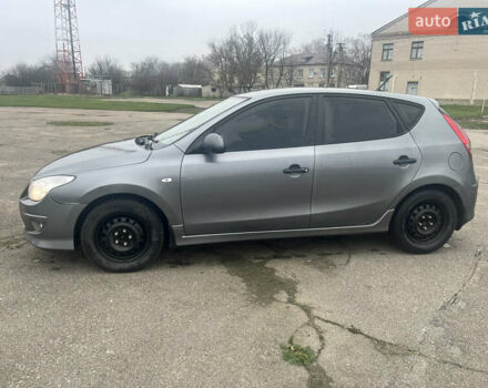 Серый Хендай i30, объемом двигателя 1.58 л и пробегом 191 тыс. км за 7000 $, фото 3 на Automoto.ua