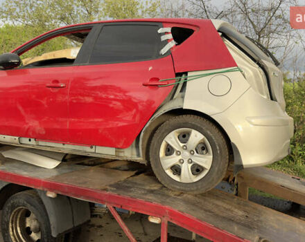 Сірий Хендай i30, об'ємом двигуна 1.4 л та пробігом 200 тис. км за 2500 $, фото 3 на Automoto.ua