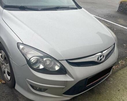 Серый Хендай i30, объемом двигателя 1.4 л и пробегом 195 тыс. км за 6000 $, фото 8 на Automoto.ua