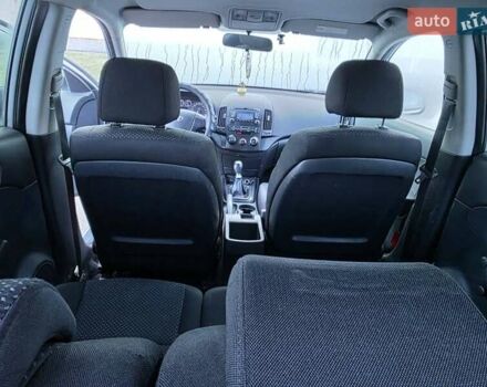 Серый Хендай i30, объемом двигателя 1.4 л и пробегом 295 тыс. км за 6200 $, фото 6 на Automoto.ua
