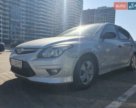 Сірий Хендай i30, об'ємом двигуна 1.4 л та пробігом 191 тис. км за 5200 $, фото 1 на Automoto.ua