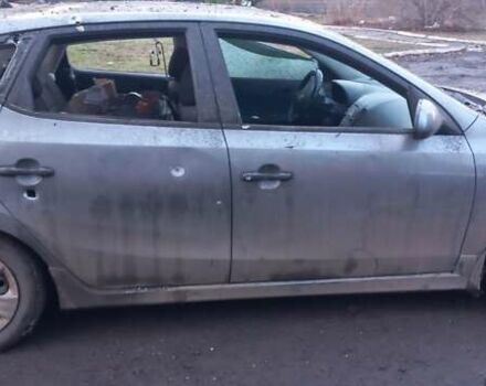 Сірий Хендай i30, об'ємом двигуна 1.4 л та пробігом 295 тис. км за 3900 $, фото 3 на Automoto.ua