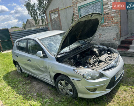 Серый Хендай i30, объемом двигателя 1.4 л и пробегом 190 тыс. км за 2700 $, фото 8 на Automoto.ua