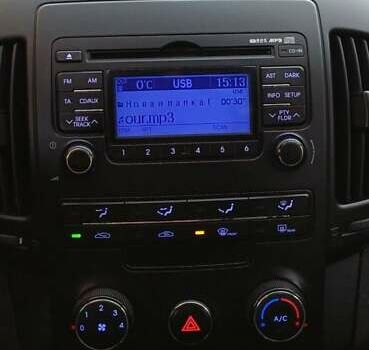 Серый Хендай i30, объемом двигателя 1.58 л и пробегом 230 тыс. км за 7600 $, фото 20 на Automoto.ua