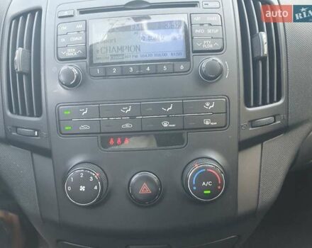 Сірий Хендай i30, об'ємом двигуна 1.4 л та пробігом 191 тис. км за 5200 $, фото 4 на Automoto.ua