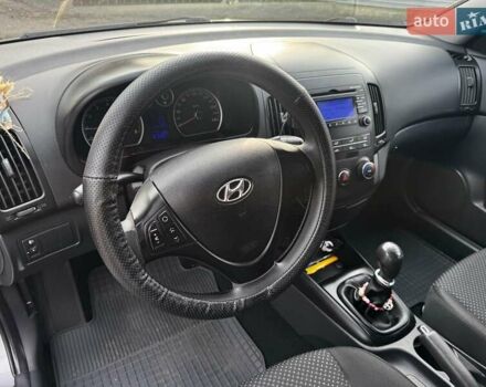 Сірий Хендай i30, об'ємом двигуна 1.4 л та пробігом 162 тис. км за 6490 $, фото 19 на Automoto.ua