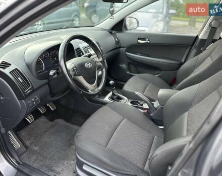 Серый Хендай i30, объемом двигателя 1.6 л и пробегом 208 тыс. км за 6300 $, фото 11 на Automoto.ua