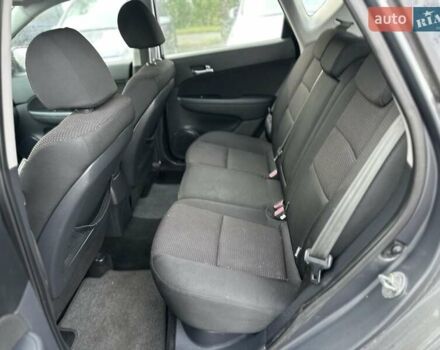 Серый Хендай i30, объемом двигателя 1.6 л и пробегом 208 тыс. км за 6300 $, фото 12 на Automoto.ua