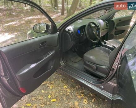 Сірий Хендай i30, об'ємом двигуна 1.58 л та пробігом 272 тис. км за 6750 $, фото 20 на Automoto.ua