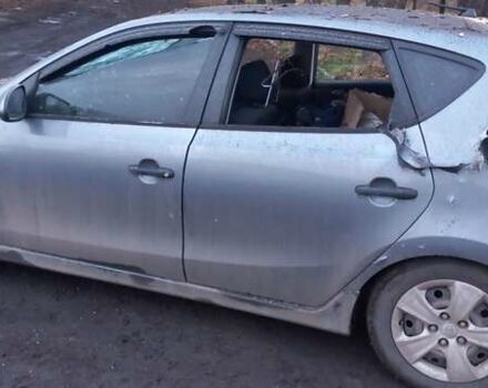 Сірий Хендай i30, об'ємом двигуна 1.4 л та пробігом 295 тис. км за 3900 $, фото 1 на Automoto.ua