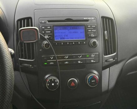 Серый Хендай i30, объемом двигателя 1.4 л и пробегом 162 тыс. км за 6490 $, фото 16 на Automoto.ua