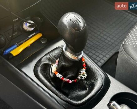 Сірий Хендай i30, об'ємом двигуна 1.4 л та пробігом 162 тис. км за 6490 $, фото 15 на Automoto.ua