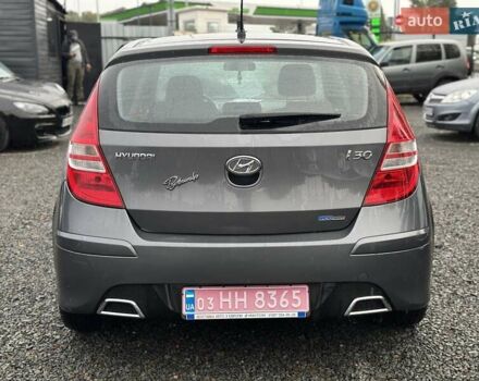 Серый Хендай i30, объемом двигателя 1.6 л и пробегом 208 тыс. км за 6300 $, фото 4 на Automoto.ua