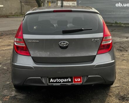 Серый Хендай i30, объемом двигателя 1.4 л и пробегом 162 тыс. км за 6490 $, фото 5 на Automoto.ua