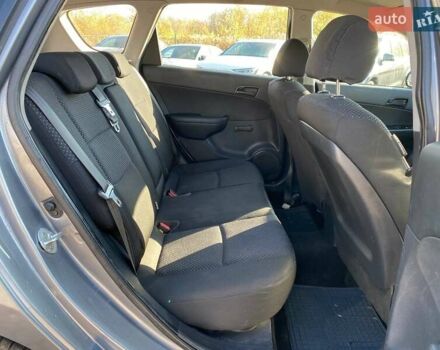 Серый Хендай i30, объемом двигателя 1.59 л и пробегом 269 тыс. км за 6500 $, фото 20 на Automoto.ua