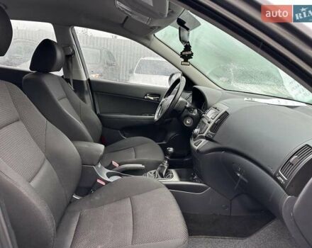 Серый Хендай i30, объемом двигателя 1.6 л и пробегом 208 тыс. км за 6300 $, фото 19 на Automoto.ua