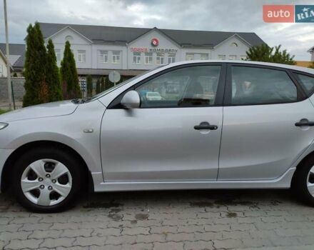 Серый Хендай i30, объемом двигателя 1.4 л и пробегом 175 тыс. км за 6000 $, фото 17 на Automoto.ua