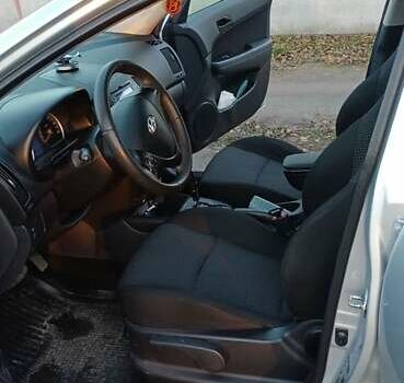 Серый Хендай i30, объемом двигателя 1.58 л и пробегом 230 тыс. км за 7600 $, фото 14 на Automoto.ua