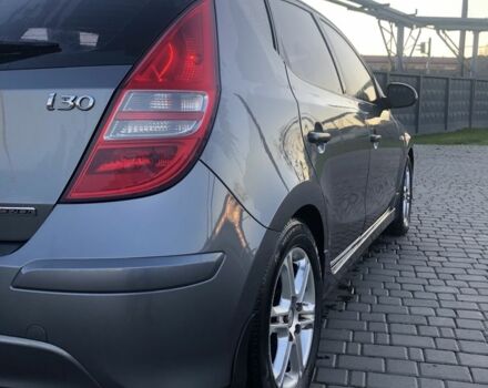 Серый Хендай i30, объемом двигателя 1.6 л и пробегом 280 тыс. км за 6000 $, фото 2 на Automoto.ua