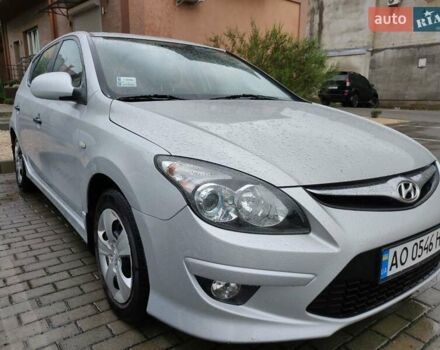 Серый Хендай i30, объемом двигателя 1.4 л и пробегом 175 тыс. км за 6000 $, фото 9 на Automoto.ua