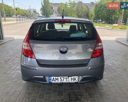Серый Хендай i30, объемом двигателя 1.4 л и пробегом 136 тыс. км за 7200 $, фото 7 на Automoto.ua