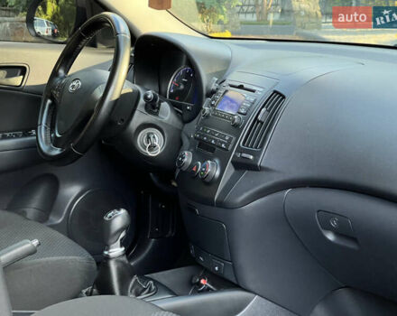 Серый Хендай i30, объемом двигателя 1.58 л и пробегом 238 тыс. км за 6450 $, фото 97 на Automoto.ua