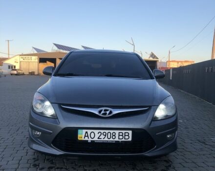 Серый Хендай i30, объемом двигателя 1.6 л и пробегом 280 тыс. км за 6000 $, фото 3 на Automoto.ua