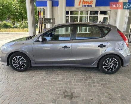 Серый Хендай i30, объемом двигателя 1.4 л и пробегом 136 тыс. км за 7200 $, фото 10 на Automoto.ua