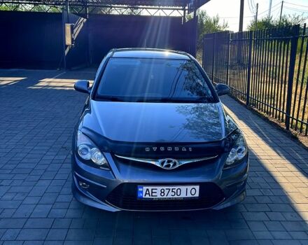 Сірий Хендай i30, об'ємом двигуна 1.6 л та пробігом 184 тис. км за 7500 $, фото 4 на Automoto.ua