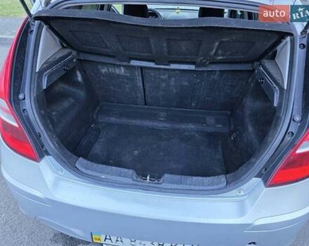 Серый Хендай i30, объемом двигателя 1.4 л и пробегом 295 тыс. км за 6200 $, фото 8 на Automoto.ua