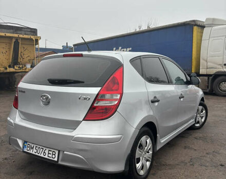 Серый Хендай i30, объемом двигателя 1.4 л и пробегом 300 тыс. км за 6200 $, фото 4 на Automoto.ua