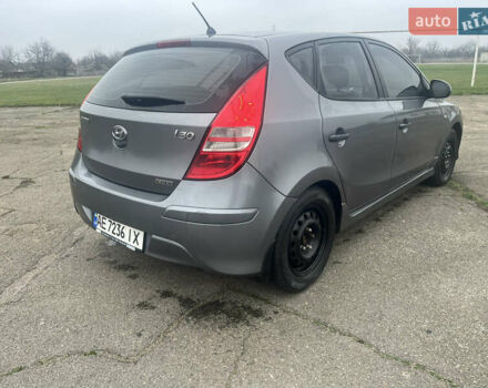 Серый Хендай i30, объемом двигателя 1.58 л и пробегом 191 тыс. км за 7000 $, фото 4 на Automoto.ua