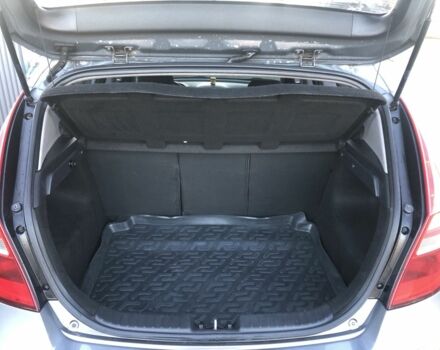 Серый Хендай i30, объемом двигателя 1.6 л и пробегом 280 тыс. км за 6000 $, фото 10 на Automoto.ua